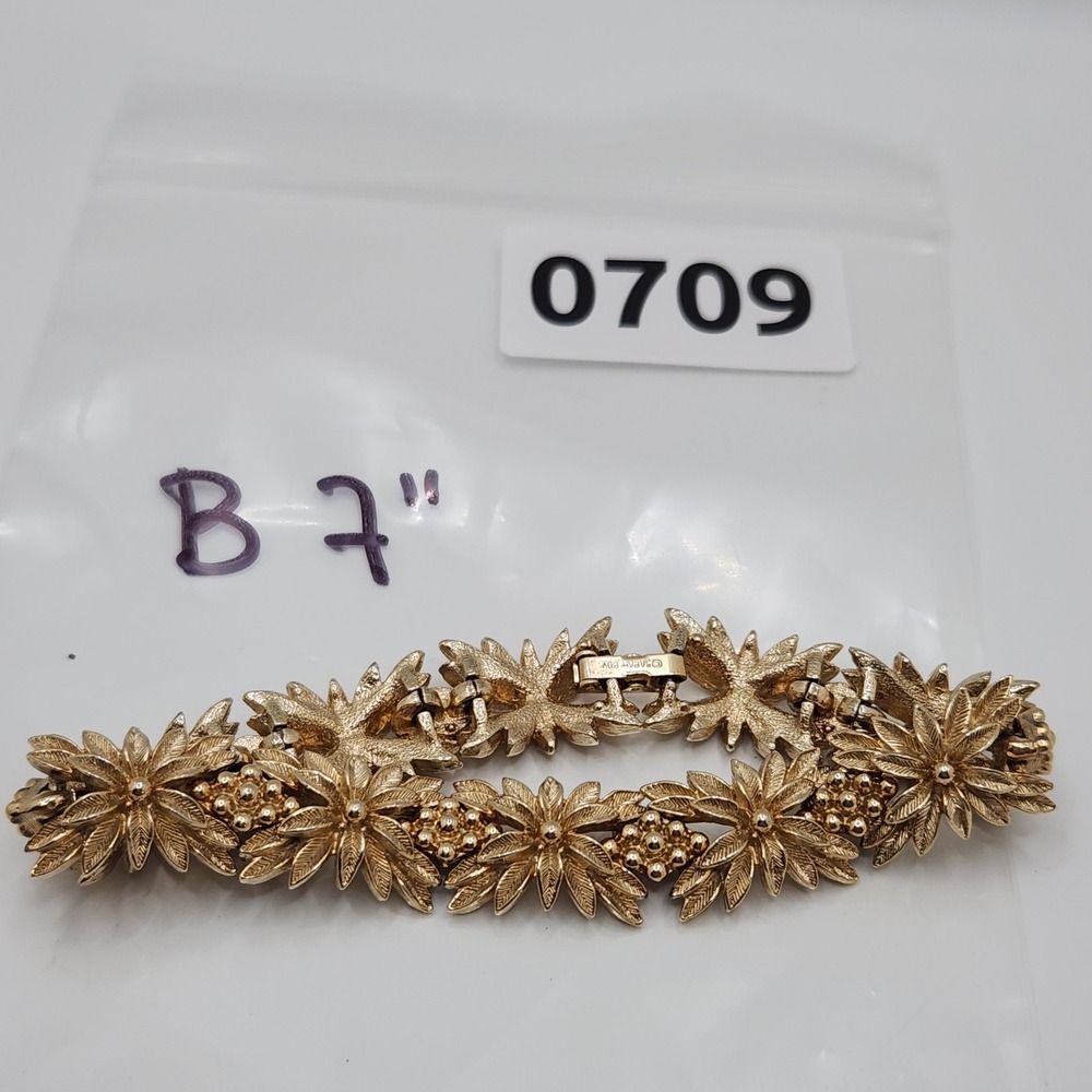 Vintage Floral Leaf Textured Link Bracelet Sarah Coventry Elegant Collectible - Picture 7 of 8